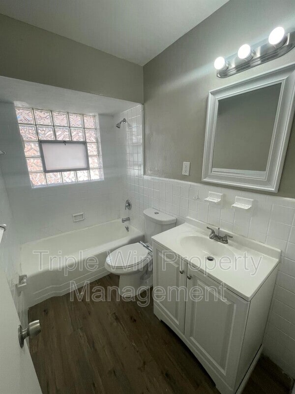 Building Photo - 6918 Etzel Ave