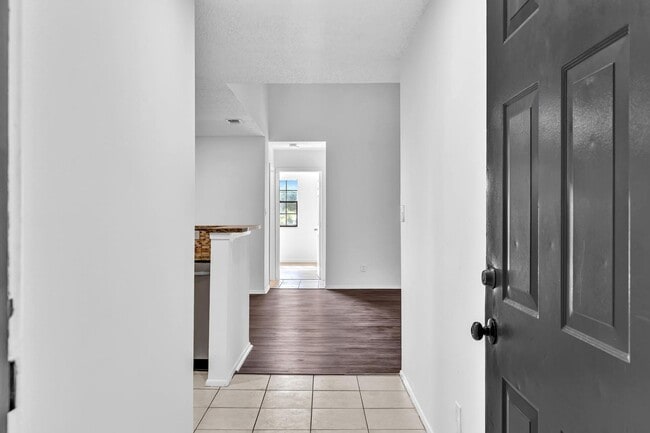 Building Photo - Beautiful 3 bedroom 2 bath condo in Coral Springs