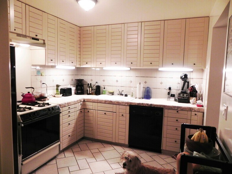 Building Photo - 21980 Alta Dr