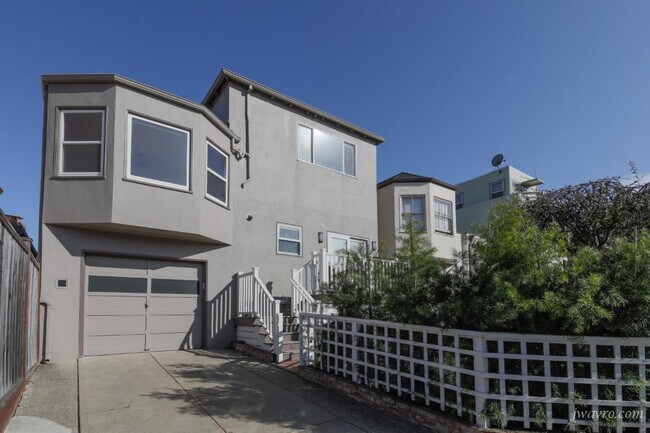 Building Photo - 348 Stratford Dr