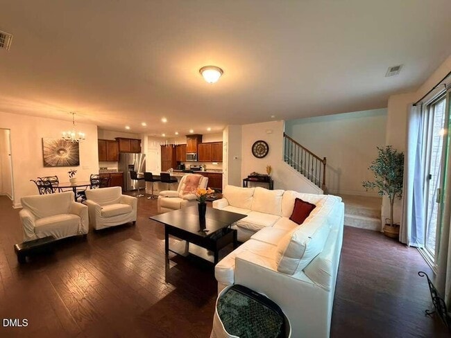 Building Photo - 735 Lampwick Ln