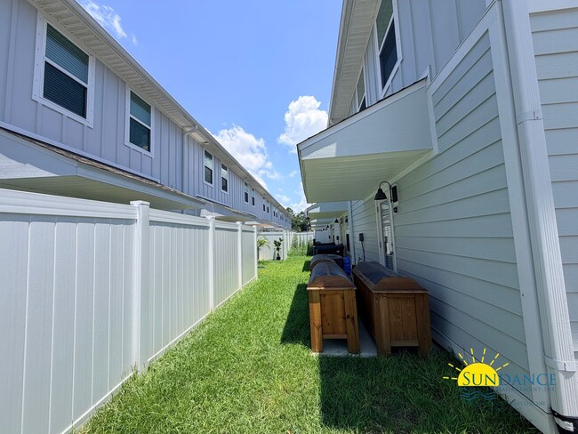 Building Photo - Beautiful 3BR Townhome with Smart Home Features Near Eglin & Hurlburt Field!