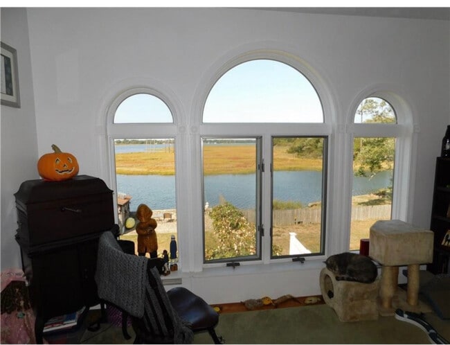 Building Photo - 242 Market St