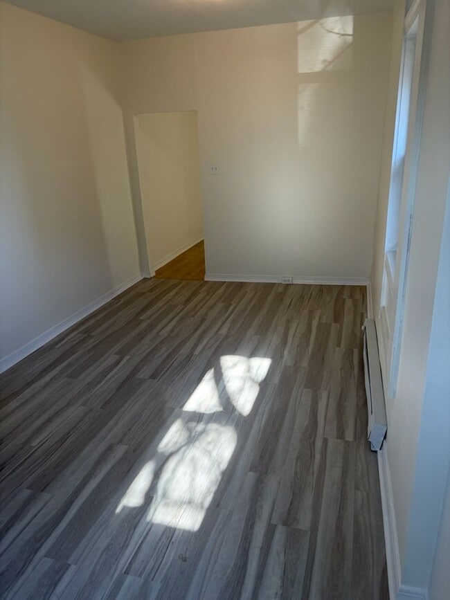 Building Photo - Remodeled Home - Frankford