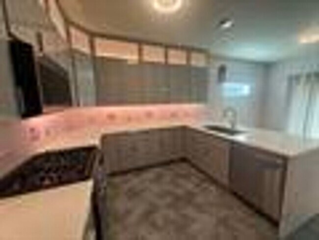Building Photo - One of a kind 3 Bedroom 4 Bathroom Home next to the Meadows Park in Dakota Dunes SD!