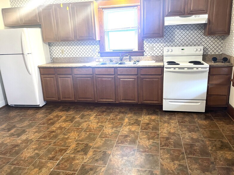 Building Photo - 1605 Chestnut St