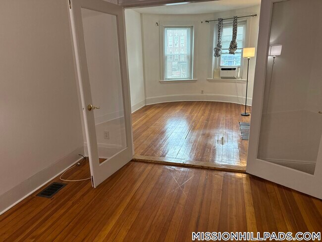 Building Photo - 752 Huntington Ave