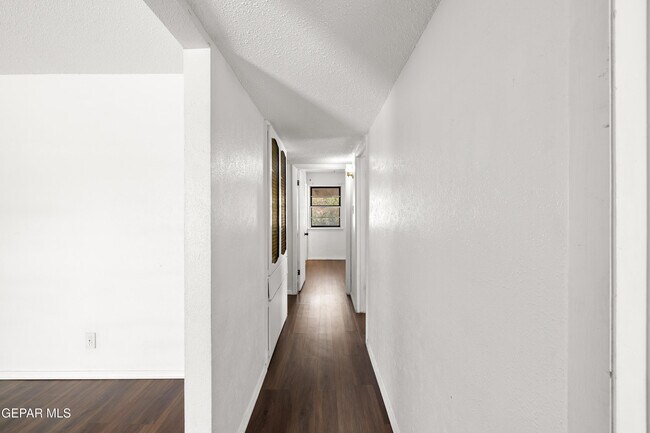 Building Photo - 5409 Edmonton Ave