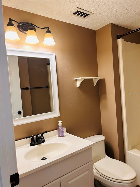 Building Photo - 2915 Pine Cone Cir