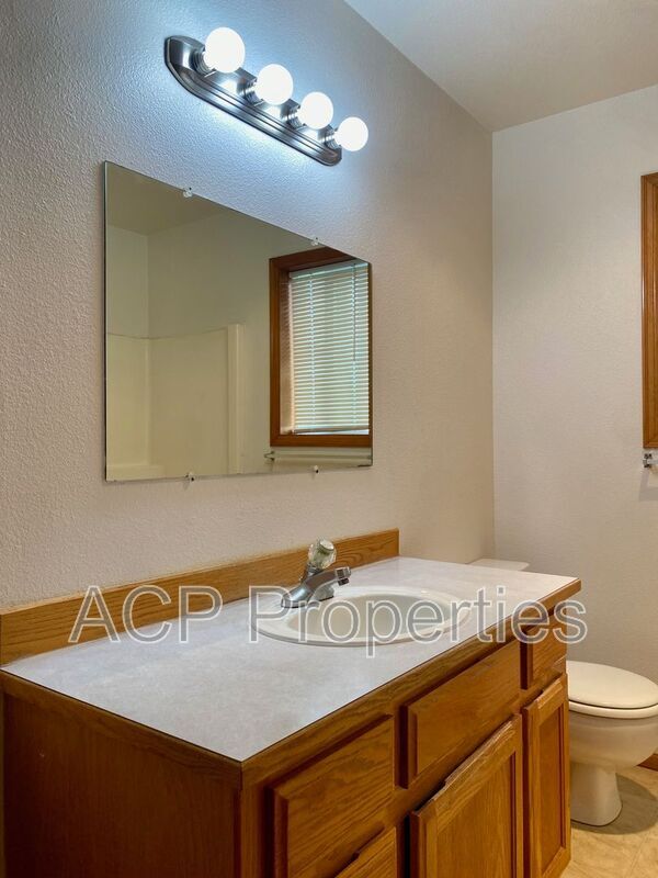 Building Photo - 710 Drayton St