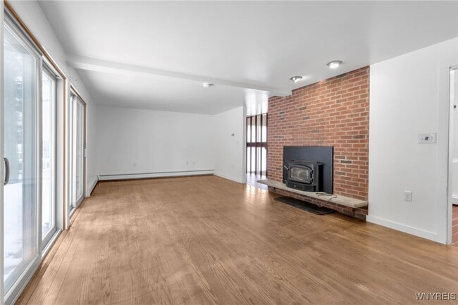 Building Photo - 2955 E Church St