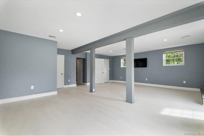 Building Photo - 171 Diddell Rd