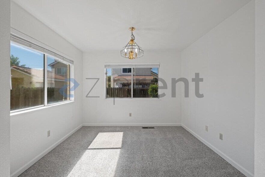 Building Photo - 511 Floyd Ct