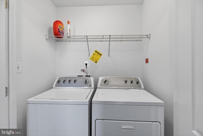 Building Photo - 23149 Flora Mure Dr