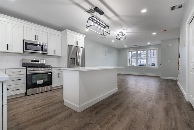 Building Photo - 217 Earle St