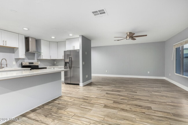 Building Photo - 3520 S Poplar St