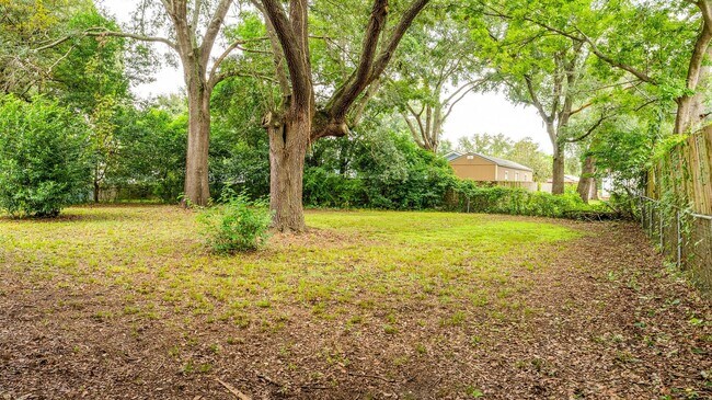 Building Photo - 3 Bedroom 1.5 Bath House in Hobcaw Point - Mount Pleasant