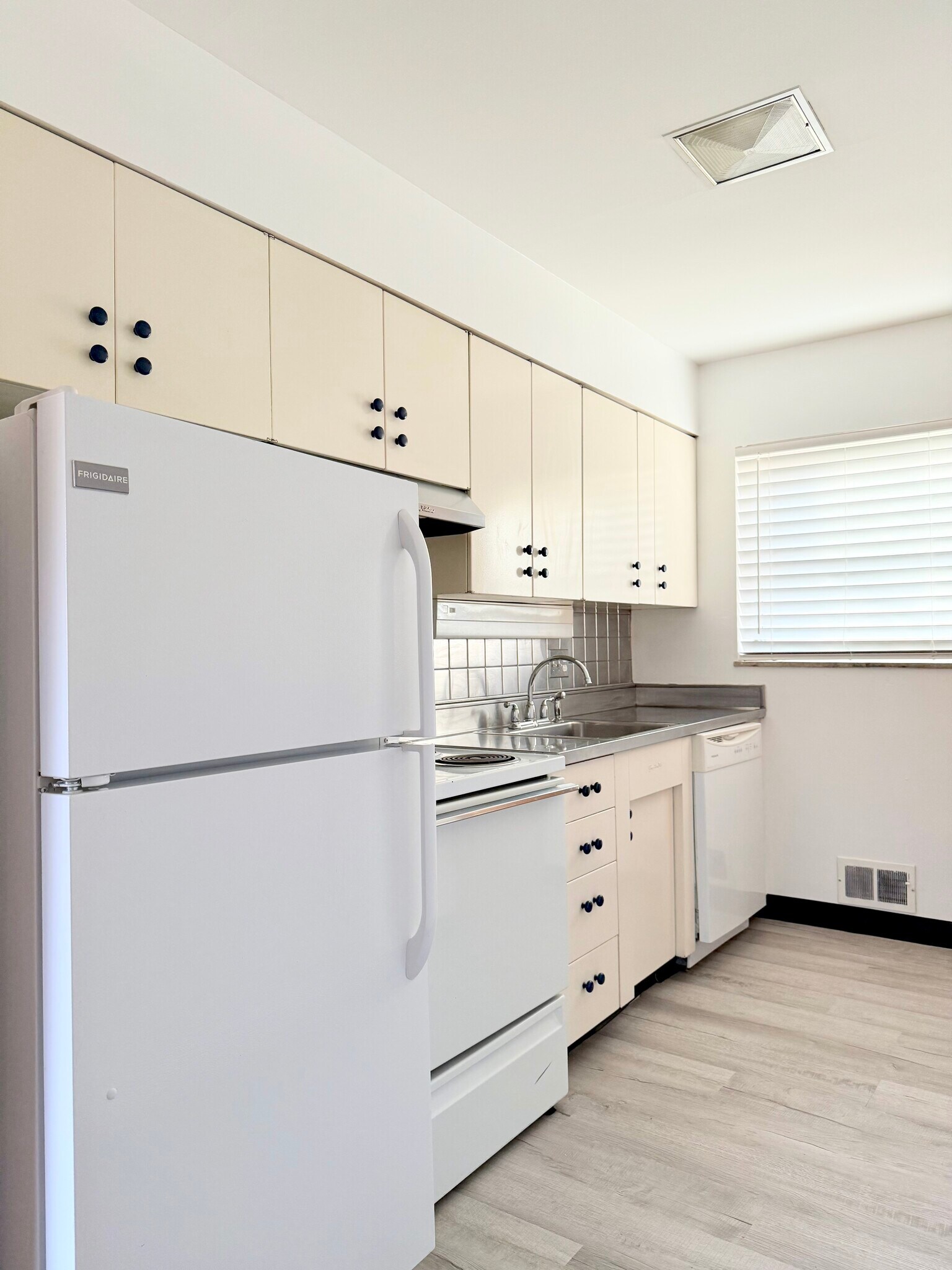 Building Photo - 1783 Ardleigh Rd