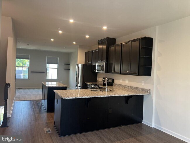 Building Photo - 8058 Big Roundtop Rd