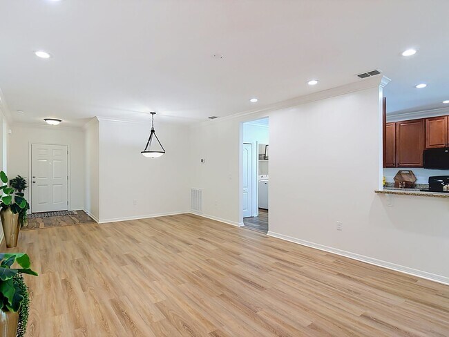 Building Photo - 221 W Fiesta Key Loop