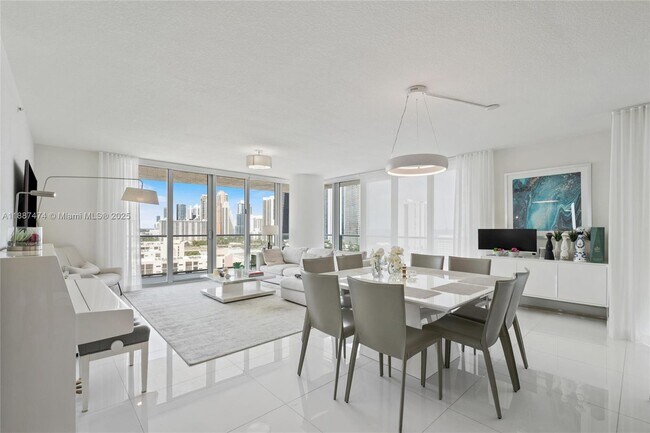 Building Photo - 300 Sunny Isles Blvd