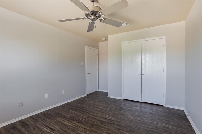 Building Photo - 7934 Tawny Bluff Ct