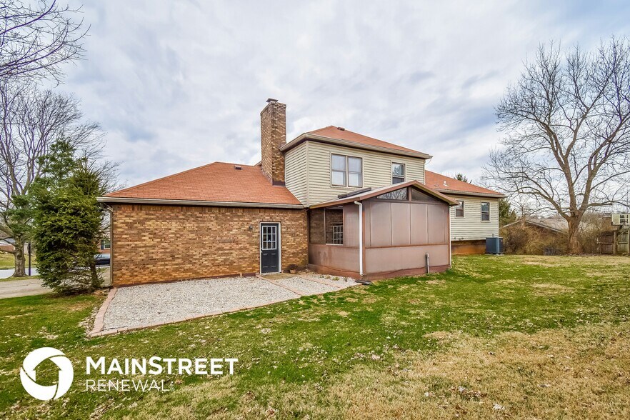 Building Photo - 4738 Shenandoah Dr
