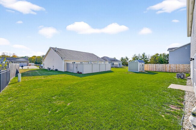 Building Photo - 4663 Bayview Dr