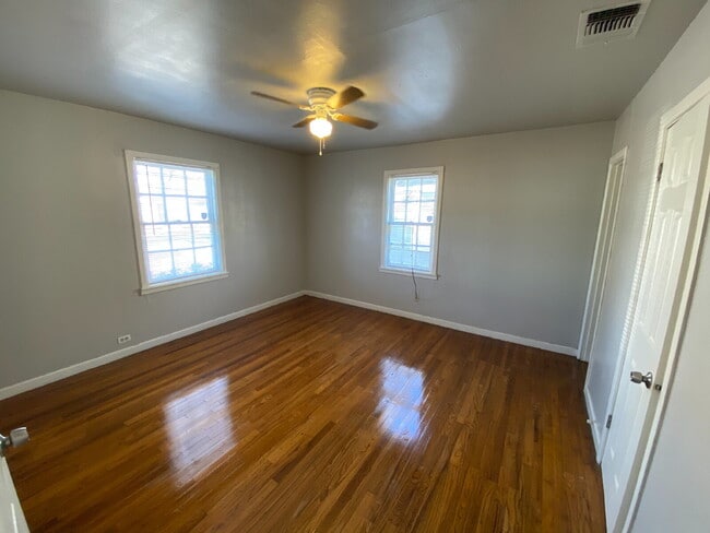 Building Photo - Pre-Leasing for Summer/Fall 2026 - 2/1 Close to TTU