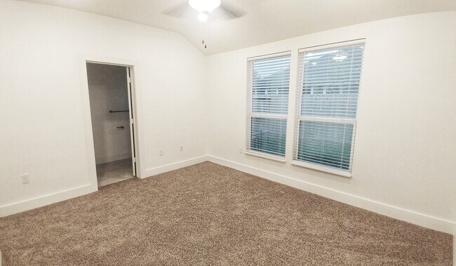 Building Photo - 4330 Mallow St