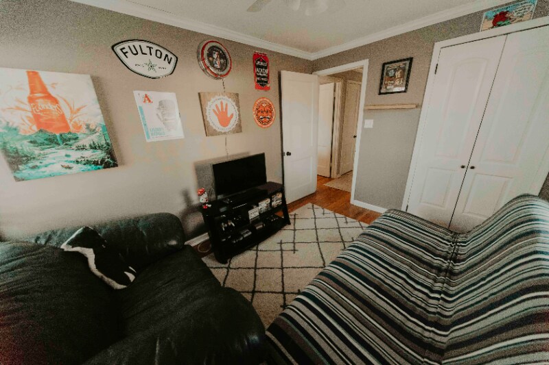 Building Photo - 7636 Conser