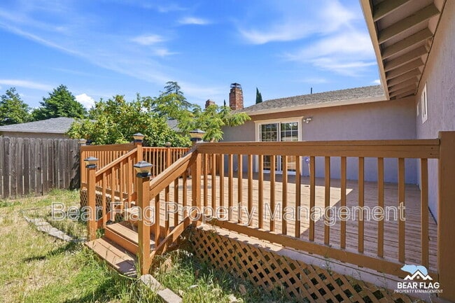 Building Photo - 1312 Mission Dr
