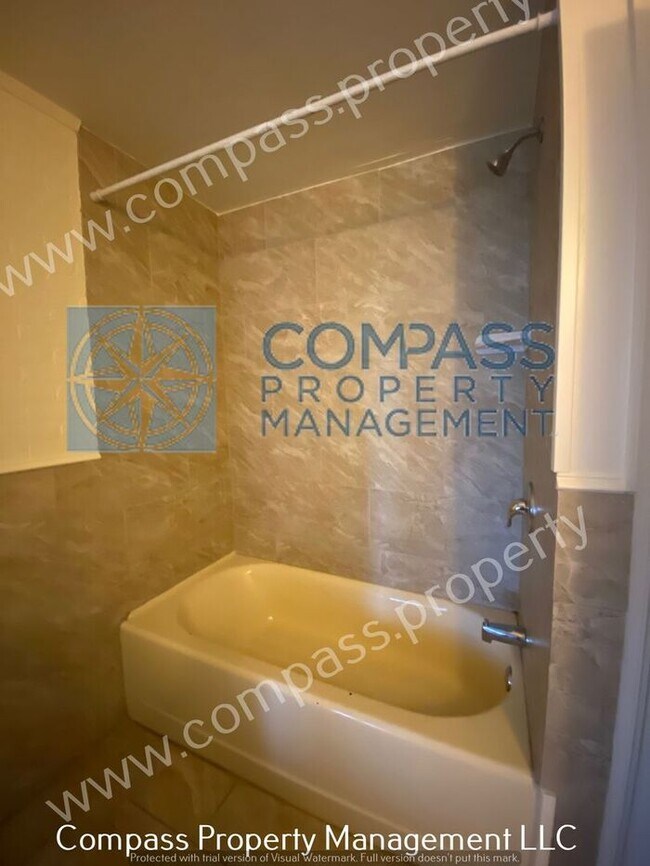 Building Photo - $1,695 - 3 Bed, 2 Bath - West End - Coates...