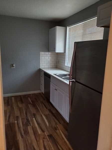 Building Photo - 304 Ruberto St