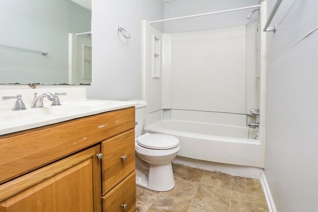 Building Photo - Amazing 3 Bedroom Home