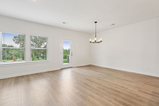 Building Photo - 7148 Cedarcrest Ct