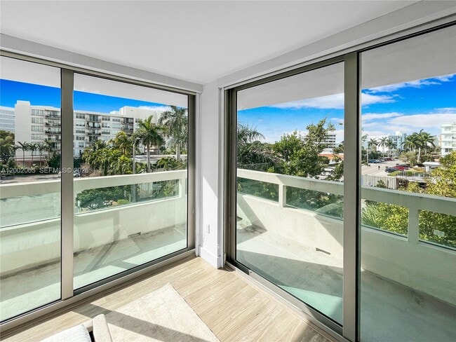 Building Photo - 1025 92nd St