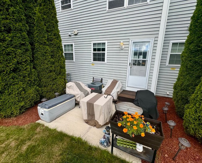 Building Photo - 14 Merrimac Way