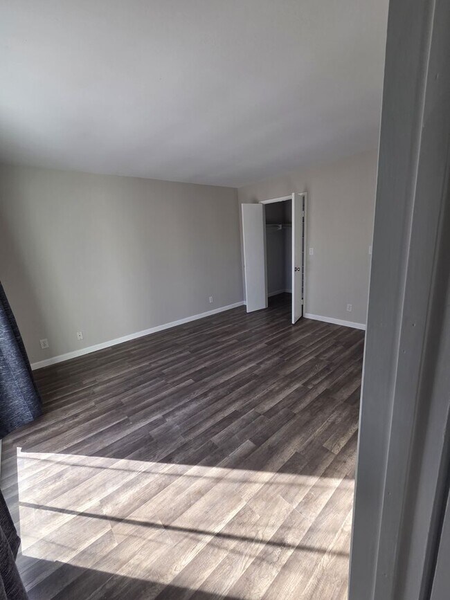 Building Photo - $4,200 p/mo - 3br/2ba in one of Oceanside's finest neighborhoods