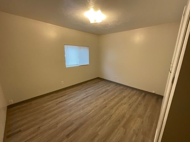 Building Photo - 1518 T Ave