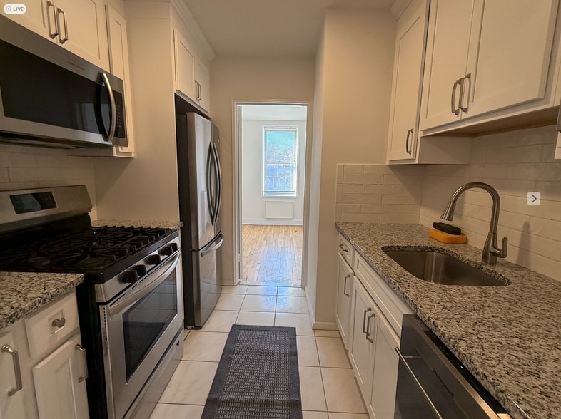 Kitchen - 55 Austin Pl