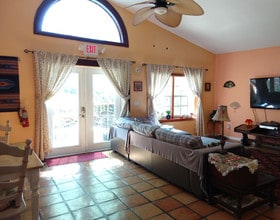 Building Photo - Fort Lauderdale One Bedroom