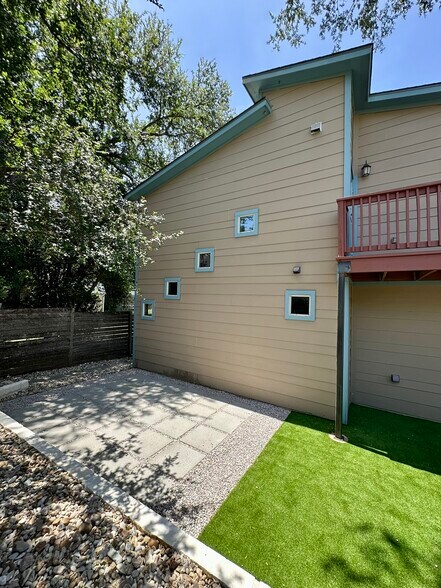 Building Photo - 5300 Samuel Huston Ave