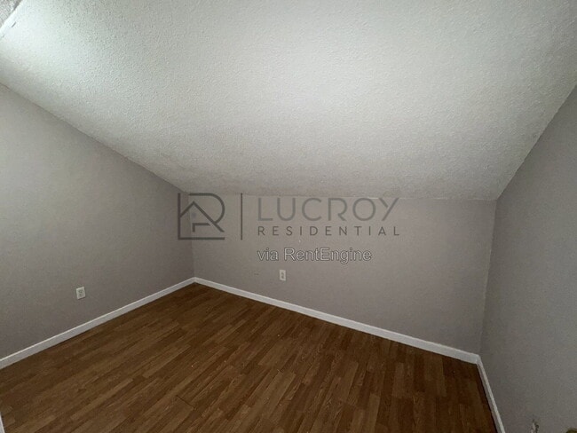 Building Photo - 102 Briarmeade Dr