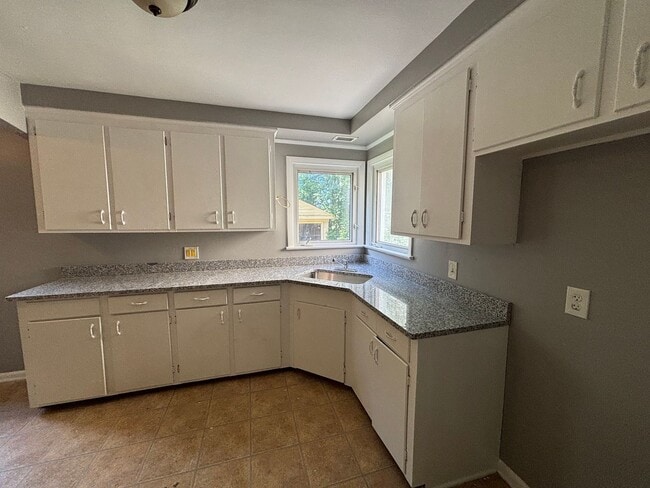Building Photo - 7901 Beman Ave