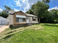 Building Photo - Cozy Ranch Style Home in KCMO w/ Wood Floors and a Fenced in Yard!