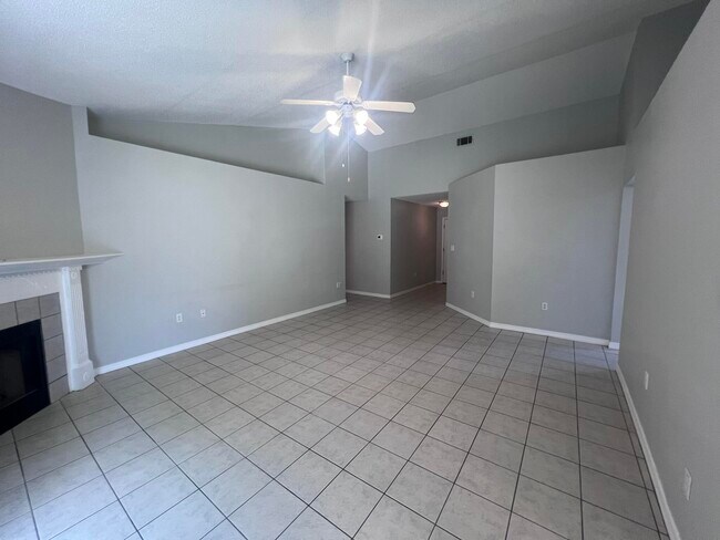 Building Photo - 2809 Geronimo Dr