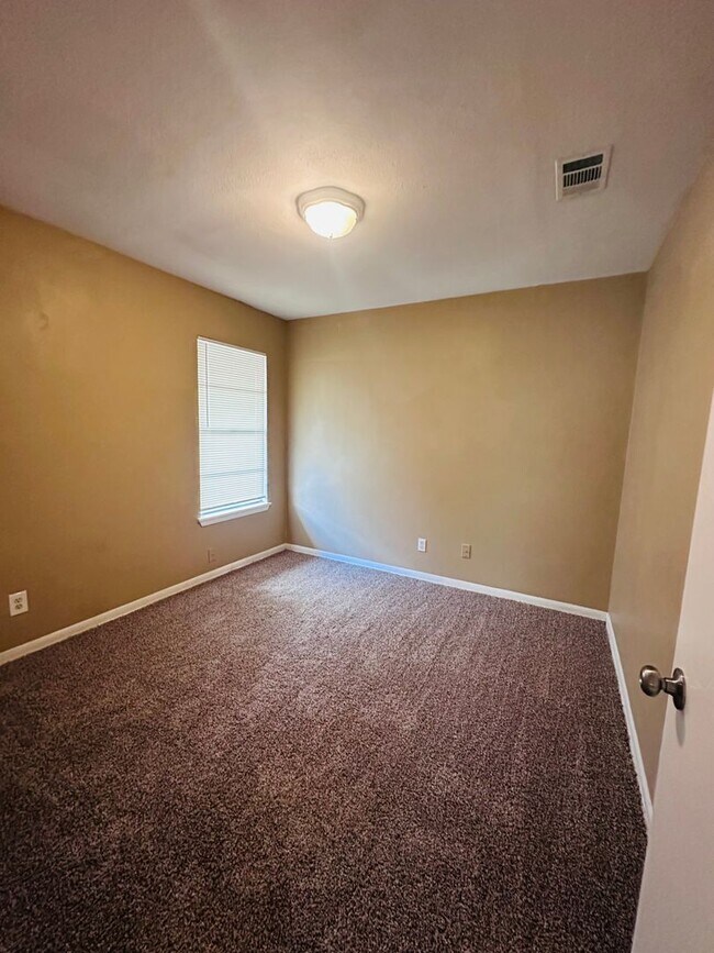Building Photo - 3 Bedroom House on the Southside For Rent | Corpus Christi