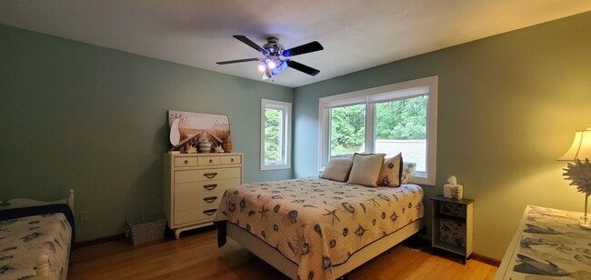 Building Photo - Off-Season Rental | Available 10/15/25 – 5...