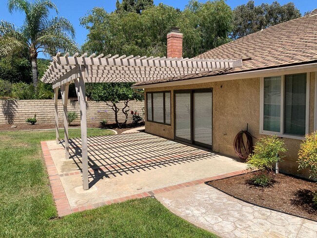 Building Photo - 2579 Pepperwood Dr